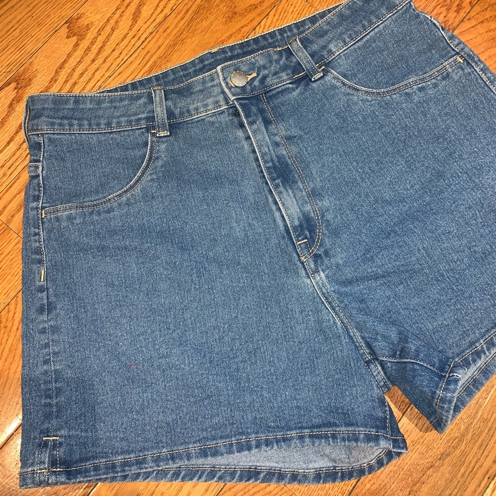 NEW H&M High Waited shorts